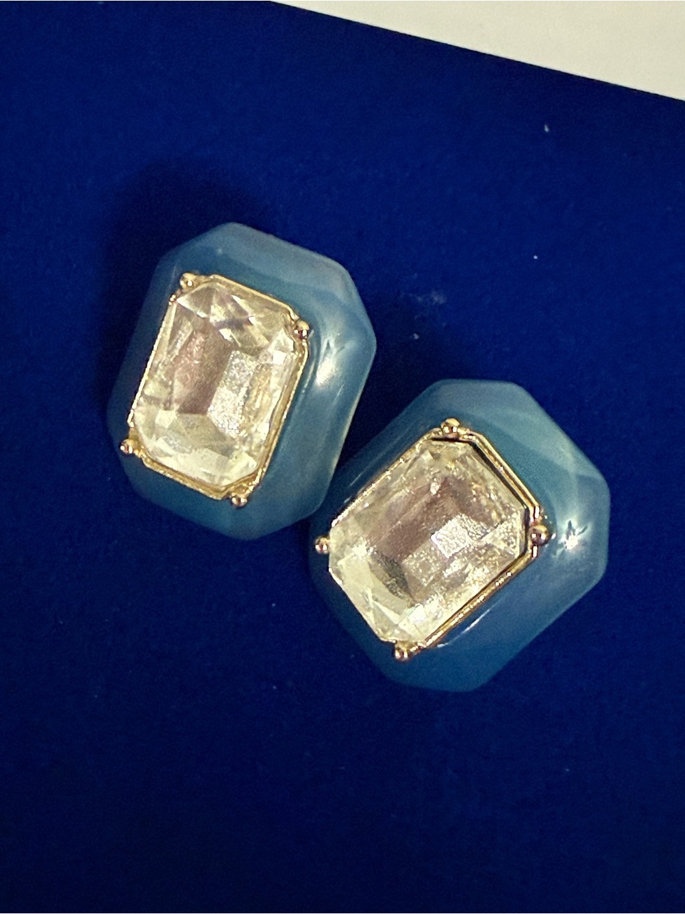 S
Gold-Set Blue Crystal Stud Earrings - Stunning!